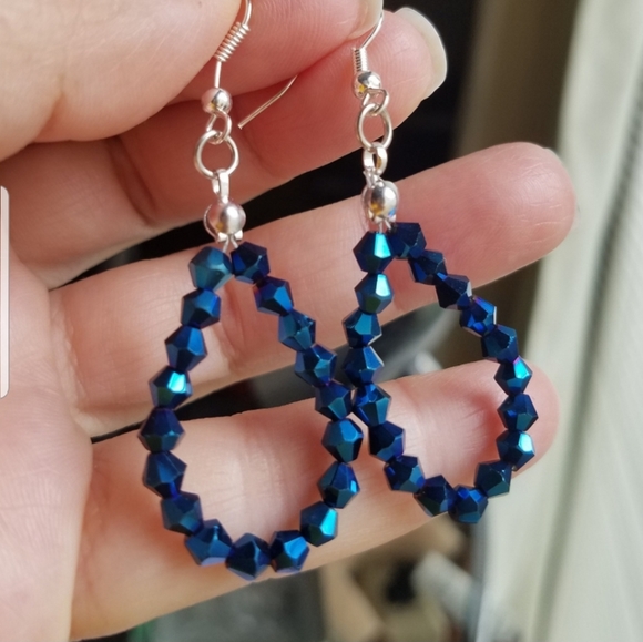 Swarovski Elements Teardrop Hoop Metallic Blue Earrings NWT - Picture 8 of 13